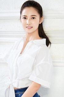 圈内爆料黄景瑜喜欢陈钰琪,甜蜜互动引粉丝热议